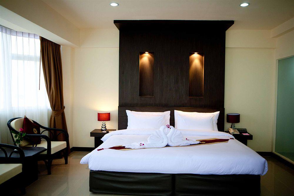 Sun City Pattaya Hotel Экстерьер фото